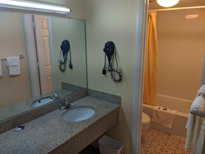 Hotel America's Best Value Inn - Fort Wayne