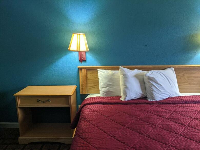Hotel America's Best Value Inn - Fort Wayne