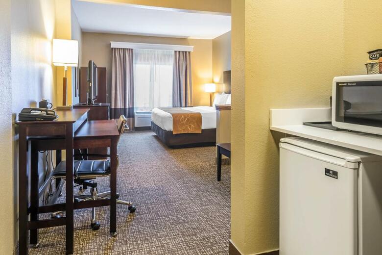 Hotel Comfort Suites North Fort Wayne
