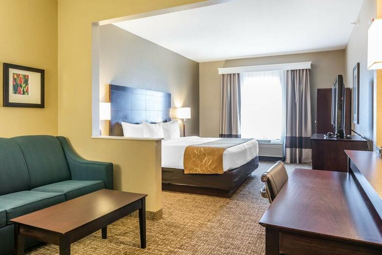 Hotel Comfort Suites North Fort Wayne