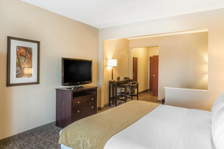 Hotel Comfort Suites North Fort Wayne