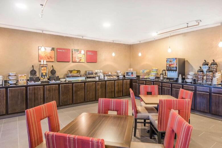 Hotel Comfort Suites North Fort Wayne