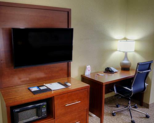 Hotel Comfort Suites Plymouth