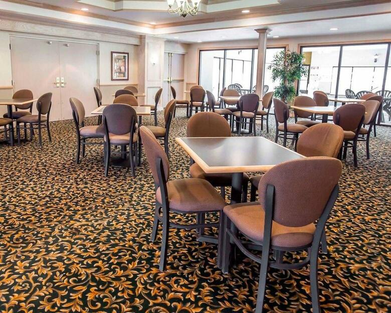 Hotel Comfort Suites University Area
