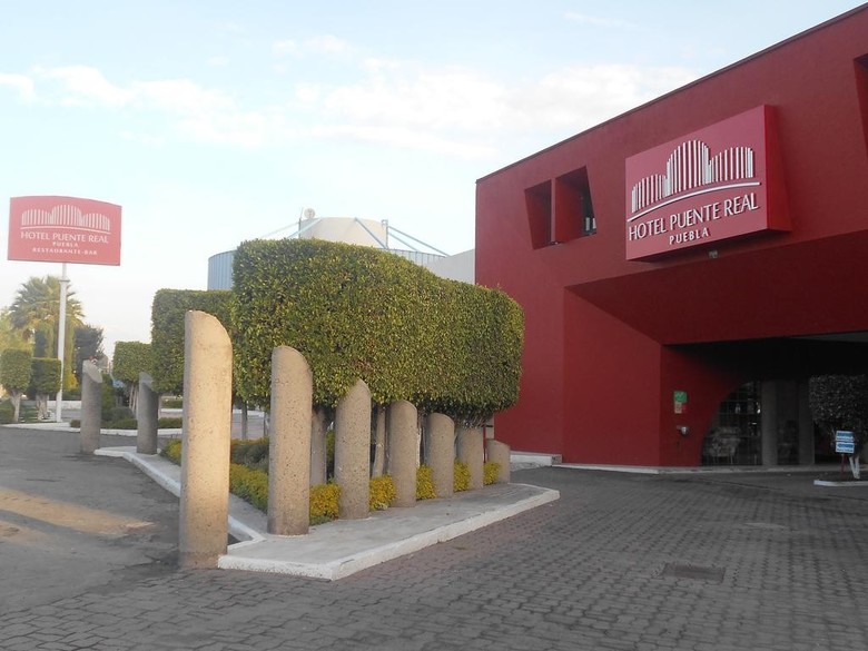 Hotel Puente Real