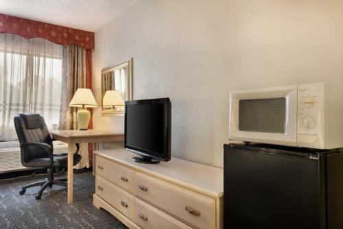 Hotel Baymont Inn And Suites Des Moines