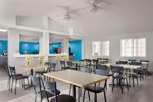 Hotel Baymont Inn And Suites Des Moines