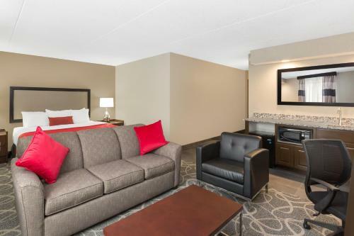 Hotel Ramada Des Moines Airport