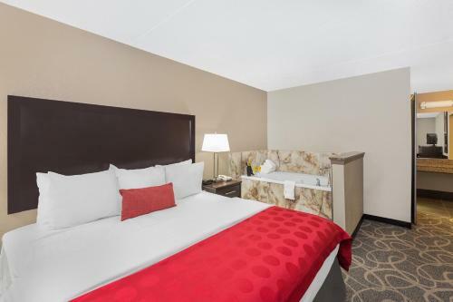 Hotel Ramada Des Moines Airport
