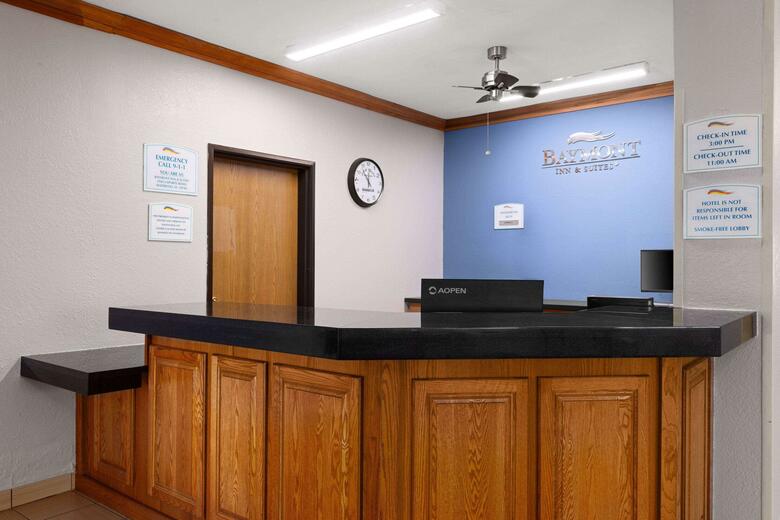 Hotel Baymont Inn & Suites - Waterloo