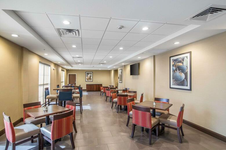 Hotel Comfort Suites - Dodge City