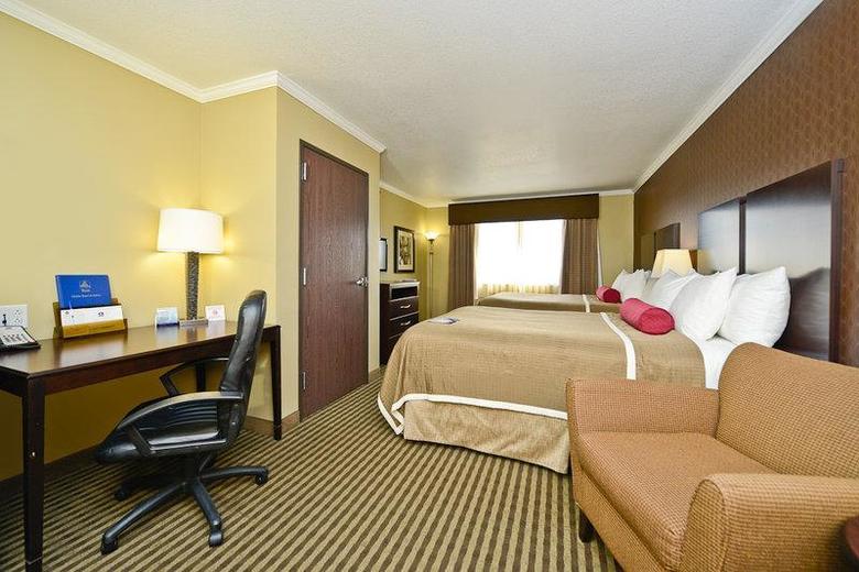 Best Western Plus Olathe Hotel & Suites