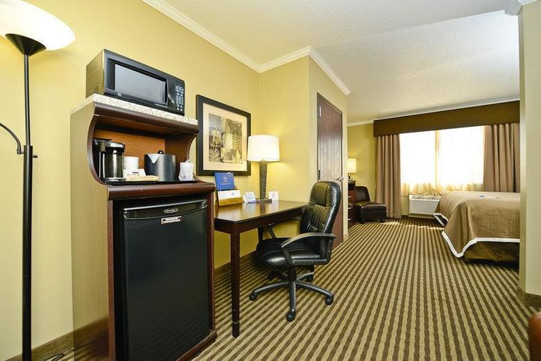 Best Western Plus Olathe Hotel & Suites