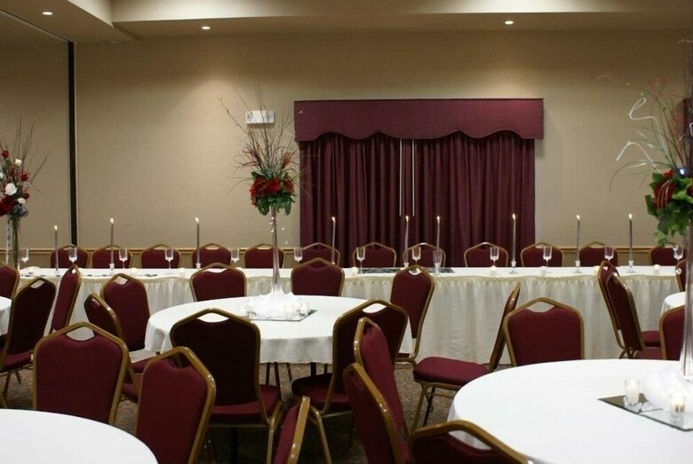 Fossil Creek Hotel & Suites