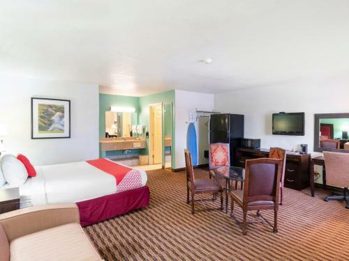 Hotel Howard Johnson Inn - Salina