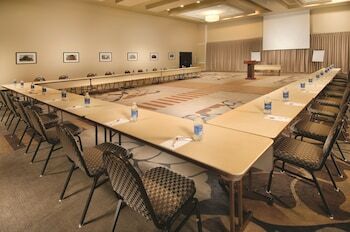 Drury Plaza Hotel Broadview Wichita