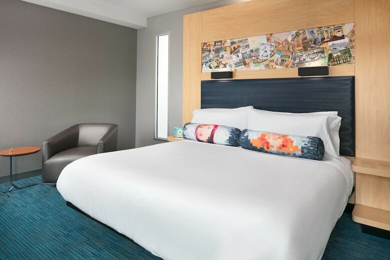 Hotel Aloft Louisville Downtown