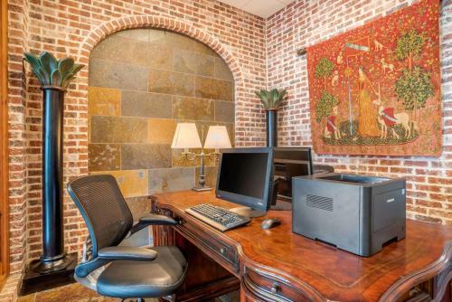 Hotel Clarion Inn Conference Center Gonzales