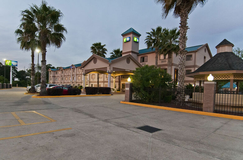 Holiday Inn Express Hotel And Suites Lake Charles