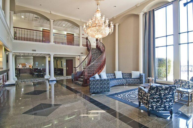 Holiday Inn Express Hotel And Suites Lake Charles
