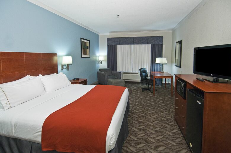 Holiday Inn Express Hotel And Suites Lake Charles