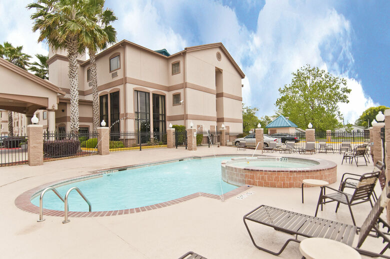 Holiday Inn Express Hotel And Suites Lake Charles