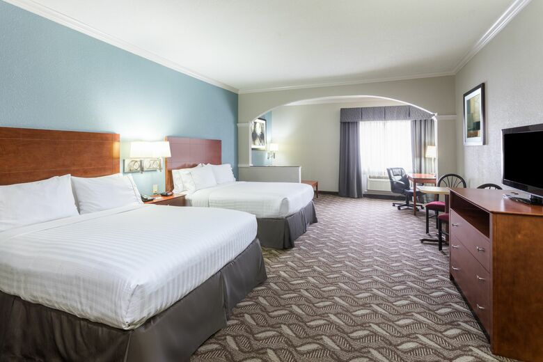 Holiday Inn Express Hotel And Suites Lake Charles