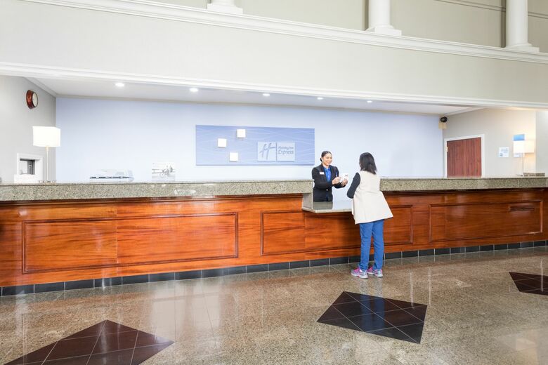 Holiday Inn Express Hotel And Suites Lake Charles