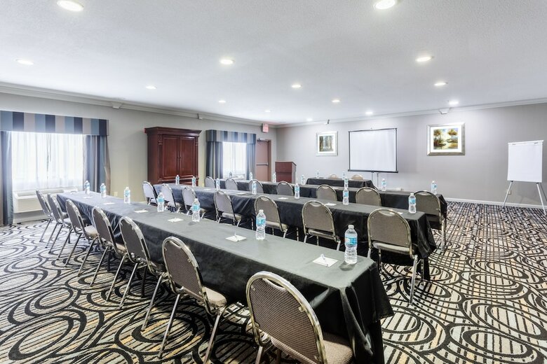Holiday Inn Express Hotel And Suites Lake Charles