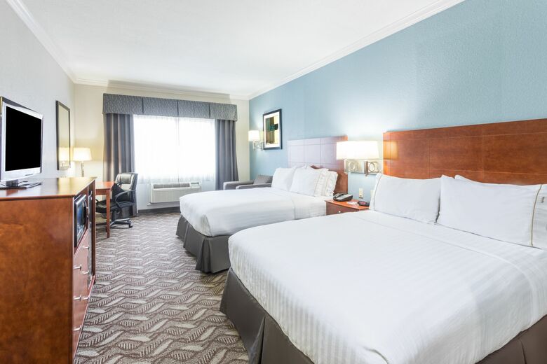 Holiday Inn Express Hotel And Suites Lake Charles