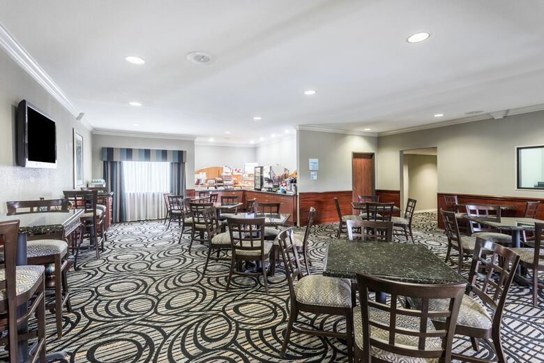 Holiday Inn Express Hotel And Suites Lake Charles