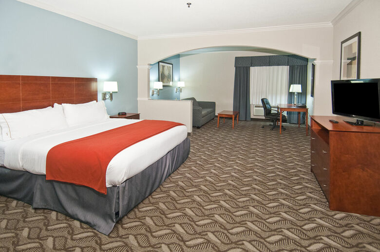 Holiday Inn Express Hotel And Suites Lake Charles