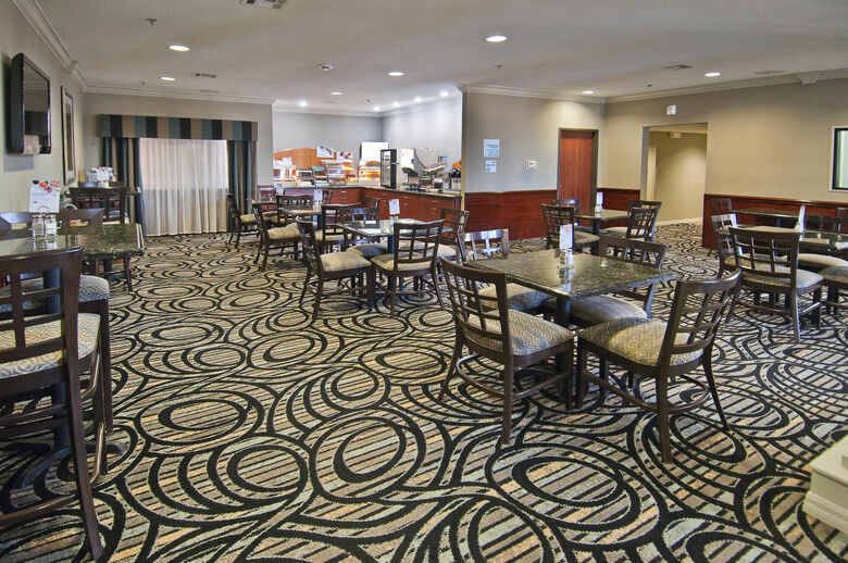 Holiday Inn Express Hotel And Suites Lake Charles