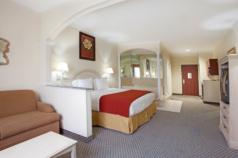 Holiday Inn Express Hotel And Suites Lake Charles
