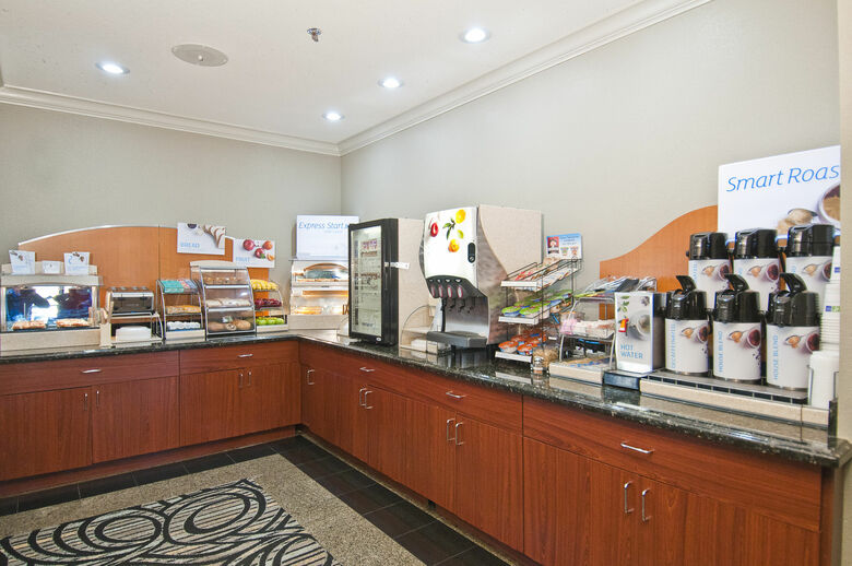 Holiday Inn Express Hotel And Suites Lake Charles