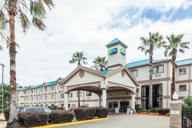 Holiday Inn Express Hotel And Suites Lake Charles
