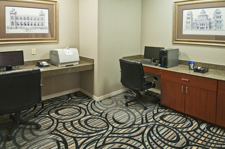 Holiday Inn Express Hotel And Suites Lake Charles