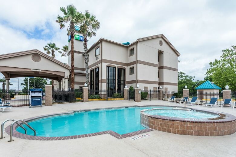 Holiday Inn Express Hotel And Suites Lake Charles