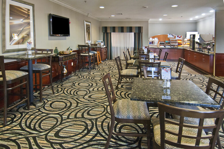 Holiday Inn Express Hotel And Suites Lake Charles