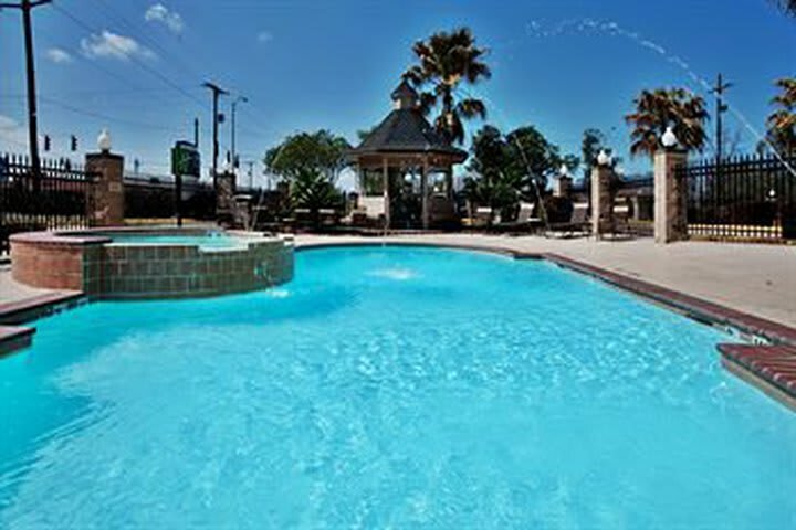 Holiday Inn Express Hotel And Suites Lake Charles