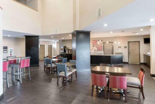 Hotel Comfort Suites Monroe