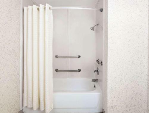 Hotel Days Inn & Suites By Wyndham Opelousas
