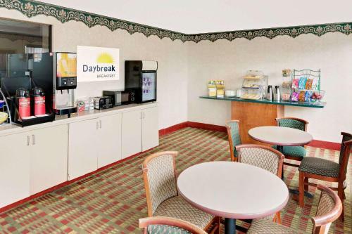 Hotel Days Inn & Suites By Wyndham Opelousas