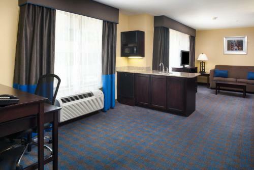 Holiday Inn Express Hotel & Suites West Monroe