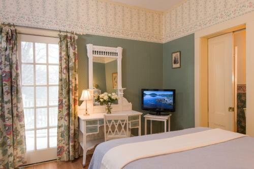 Bed & Breakfast Mira Monte Inn & Suites