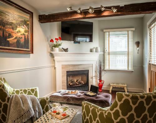 Posada Hartstone Inn & Hideaway