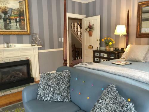 Posada Hartstone Inn & Hideaway
