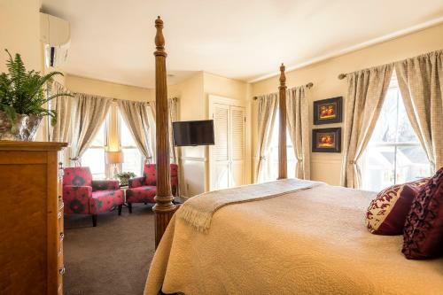 Posada Hartstone Inn & Hideaway