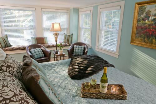 Posada Hartstone Inn & Hideaway