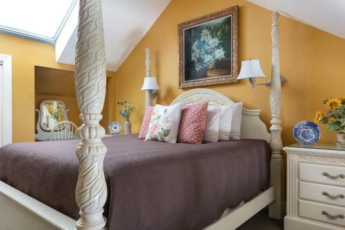 Posada Hartstone Inn & Hideaway